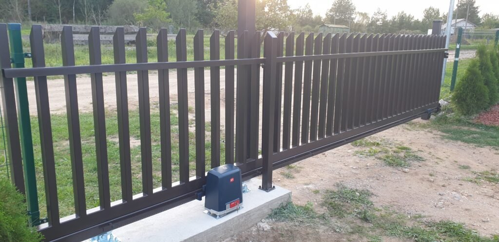 Tiesiogiai į vartus įmontuota vartų automatika